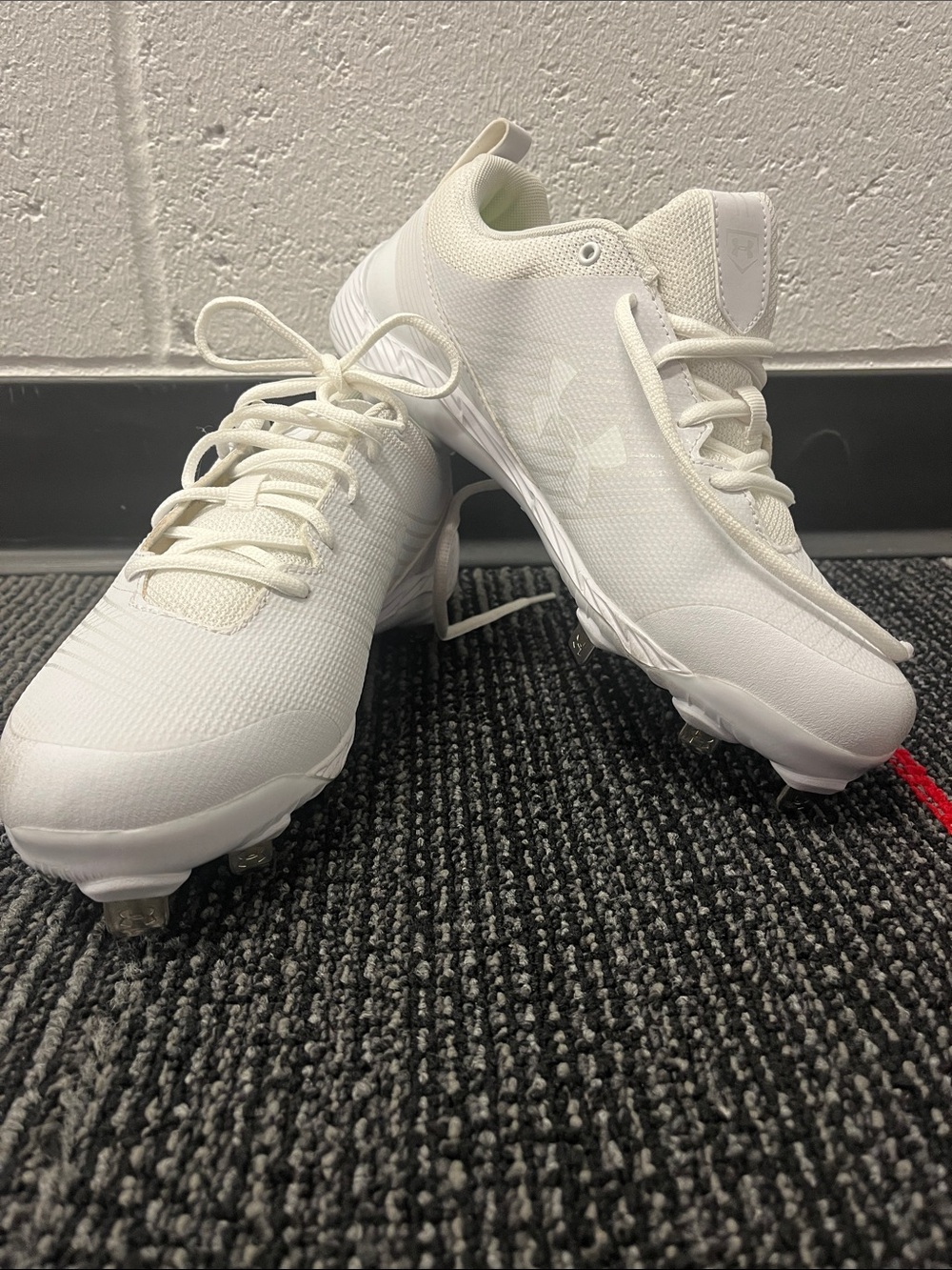 Under Armour White Softball/Baseball Cleats